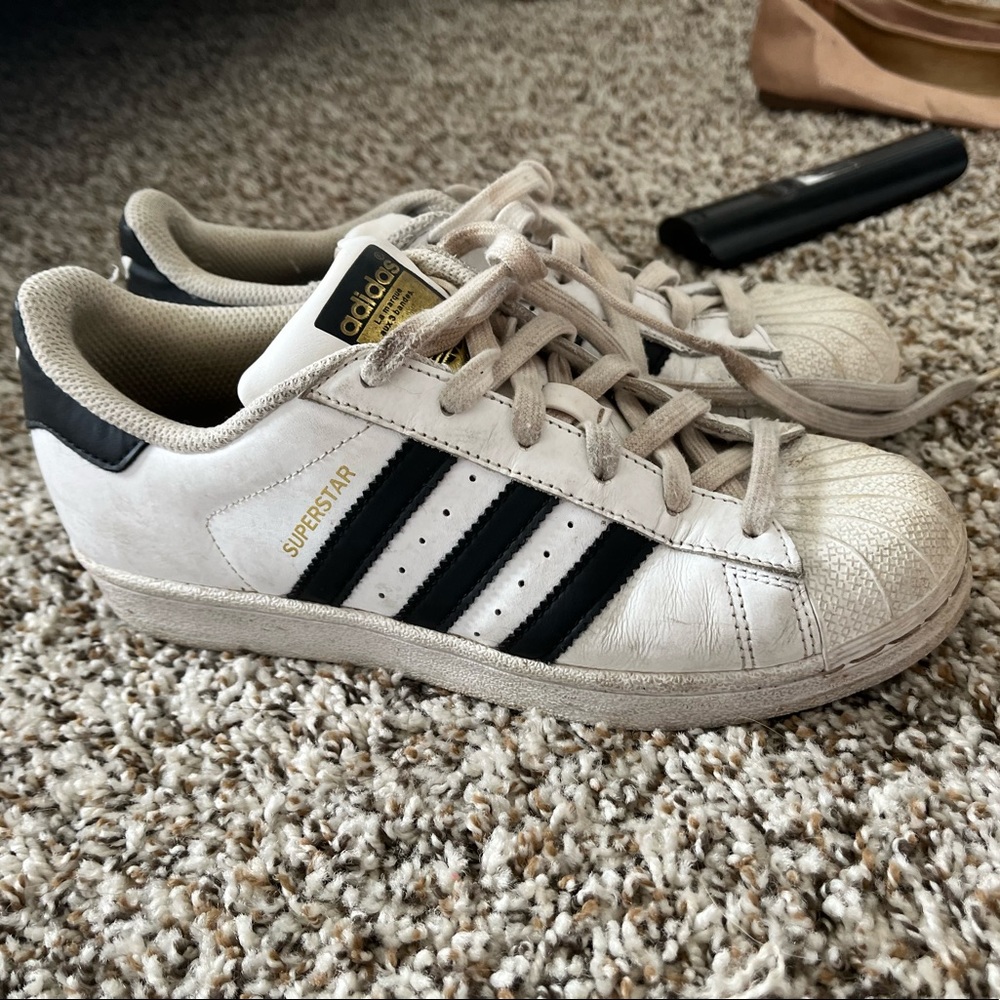 Adidas superstars